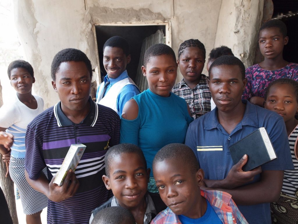 distributing-bibles-at-katima-mulilo